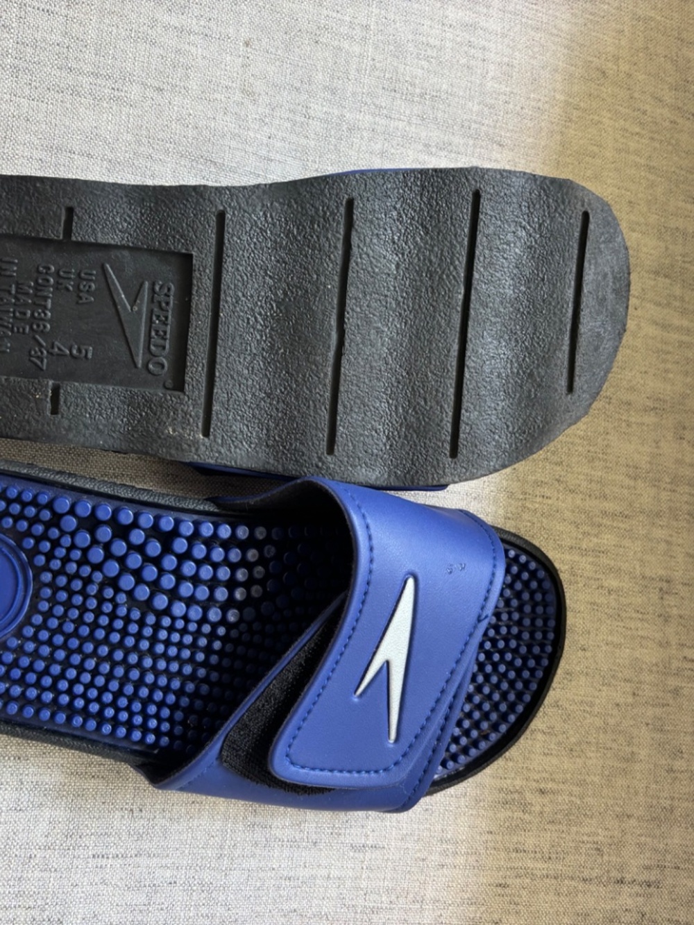 Speedo Slides - Picture 2 of 2
